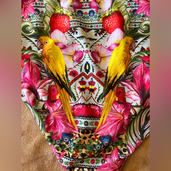 ASOS DESIGN Curve Underwired Swimsuit In Festival Tropical Print - Picture 10 of 13
